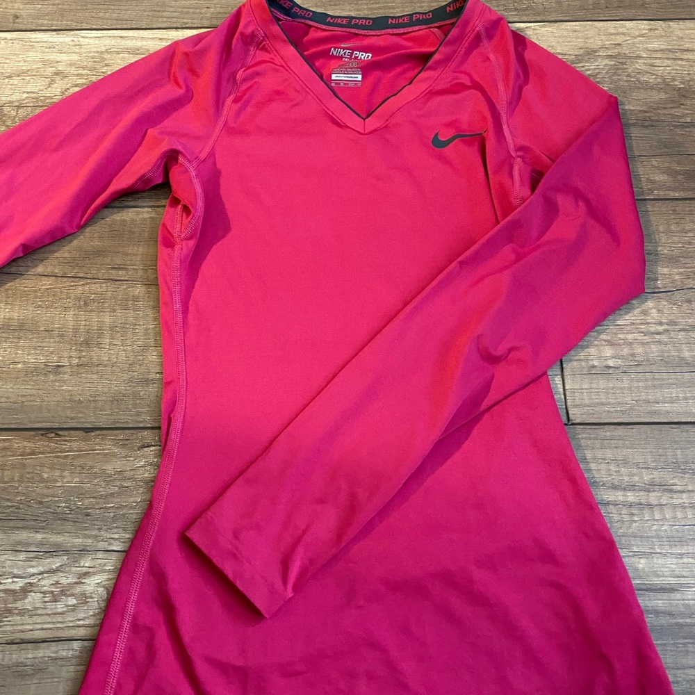 Nike top